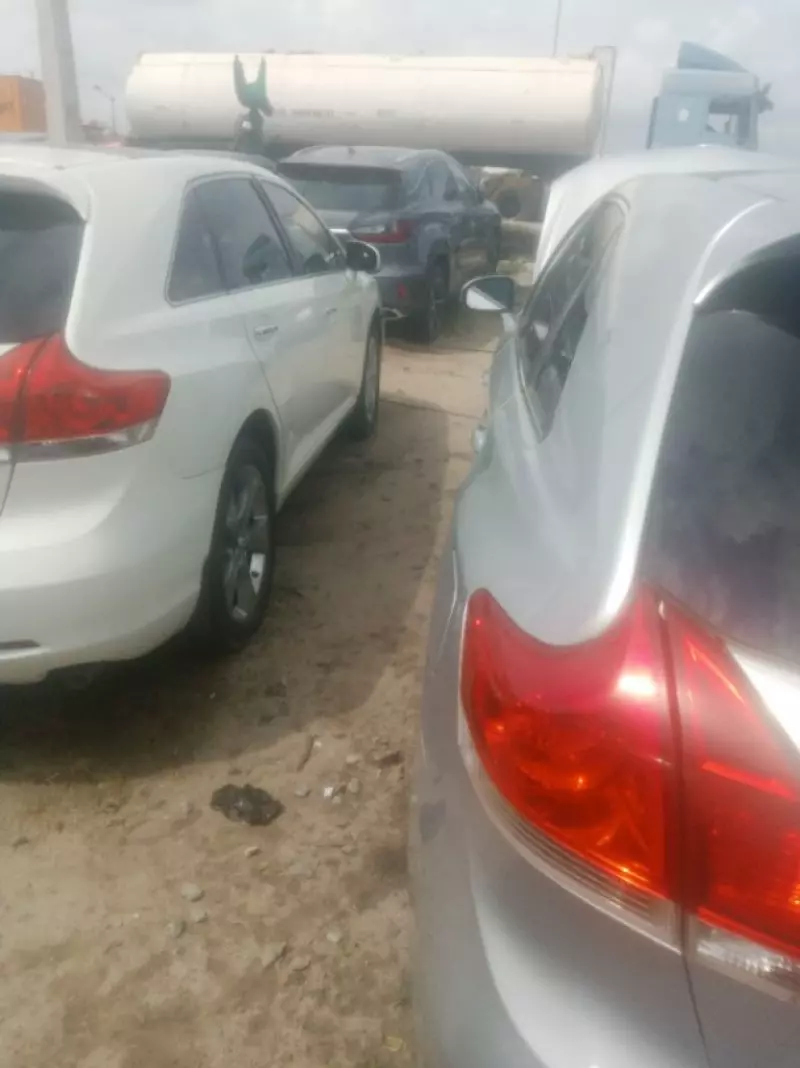 Toyota Venza   - 2011