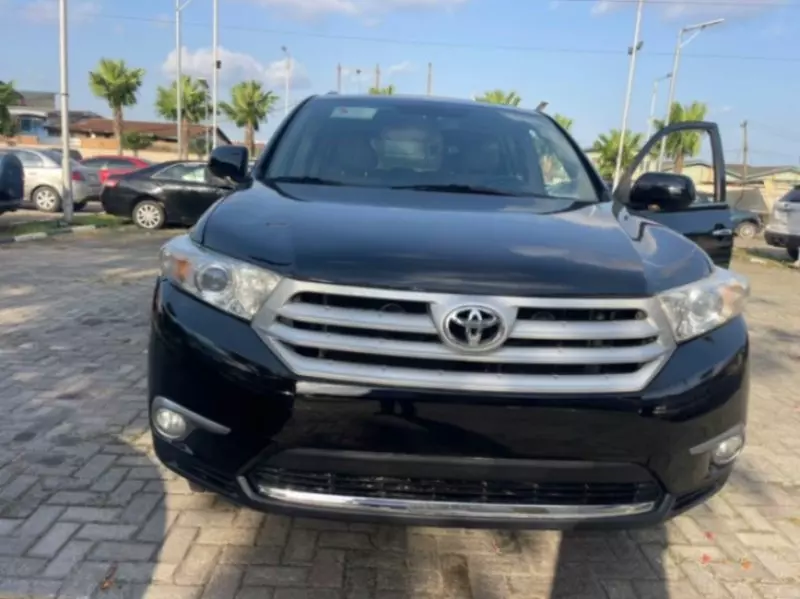 Toyota Highlander   - 2012