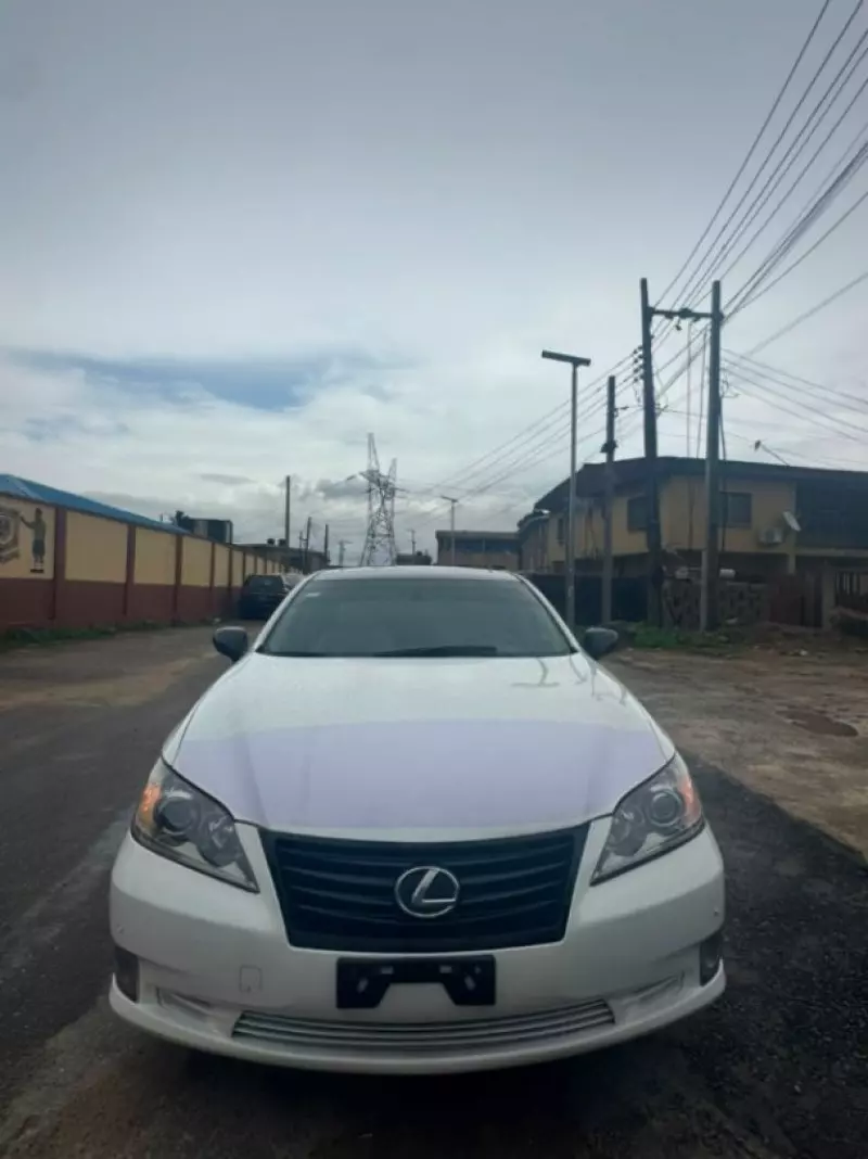 Lexus ES   - 2009