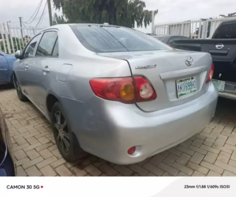 Toyota Corolla   - 2010