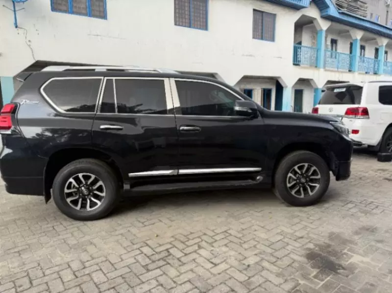 Toyota Landcruiser   - 2015