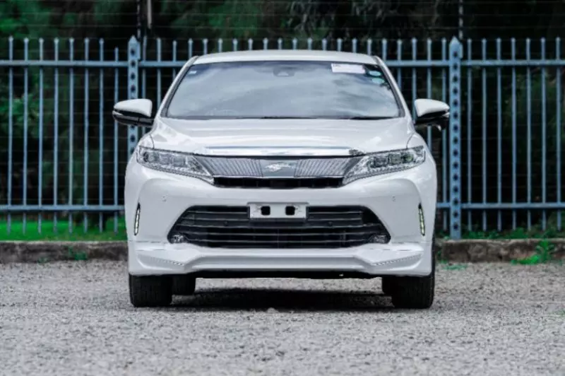 Toyota Harrier   - 2018
