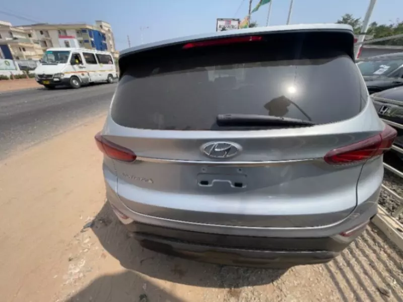 Hyundai Santa Fe   - 2020