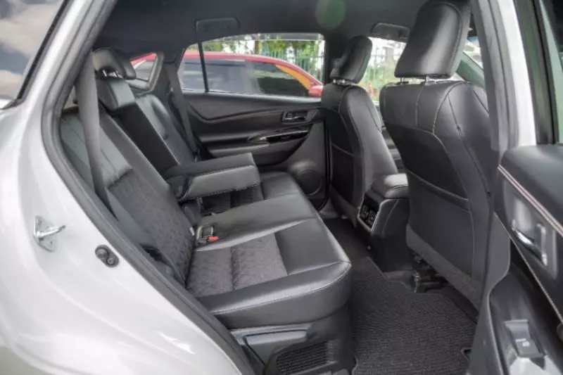 Toyota Harrier   - 2018