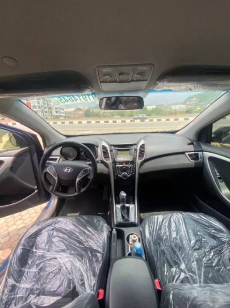 Hyundai Elantra - 2015