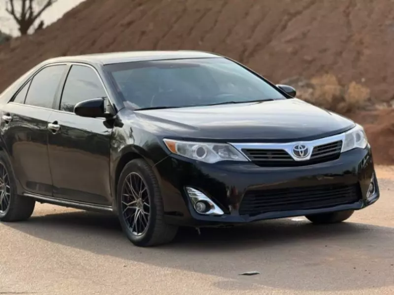 Toyota Camry   - 2012