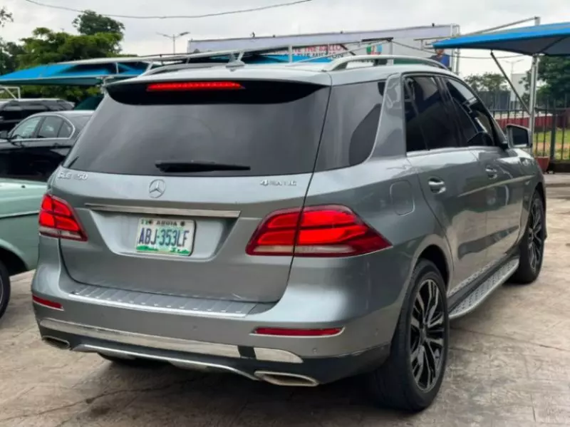 Mercedes-Benz ML 350   - 2012
