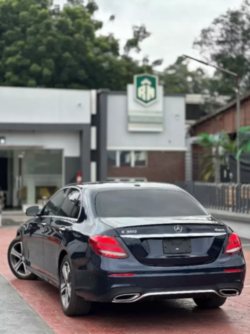 Mercedes-Benz E 300   - 2017