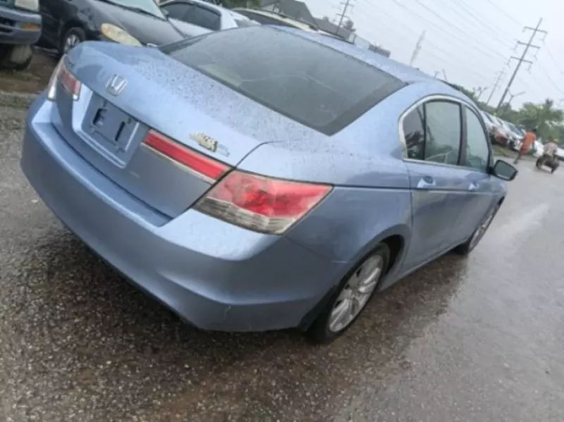 Honda Accord   - 2011