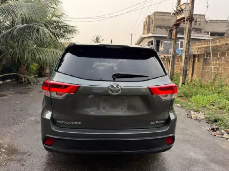 Toyota Highlander - 2015