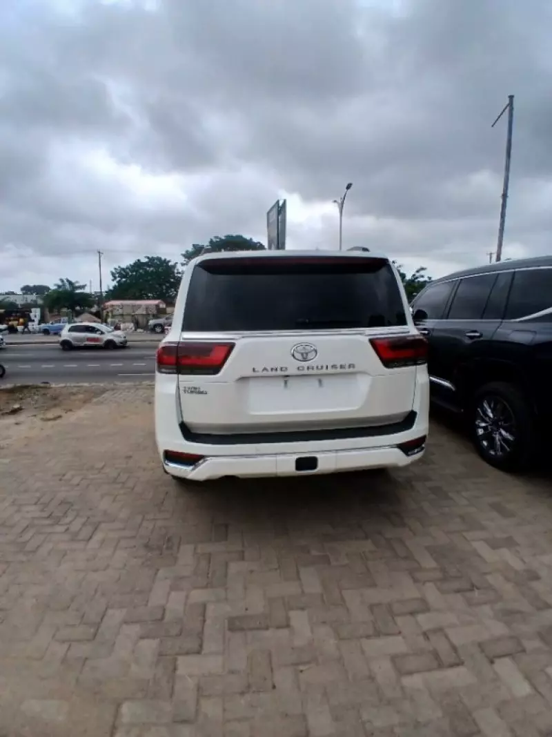 TOYOTA Land Cruiser   - 2025