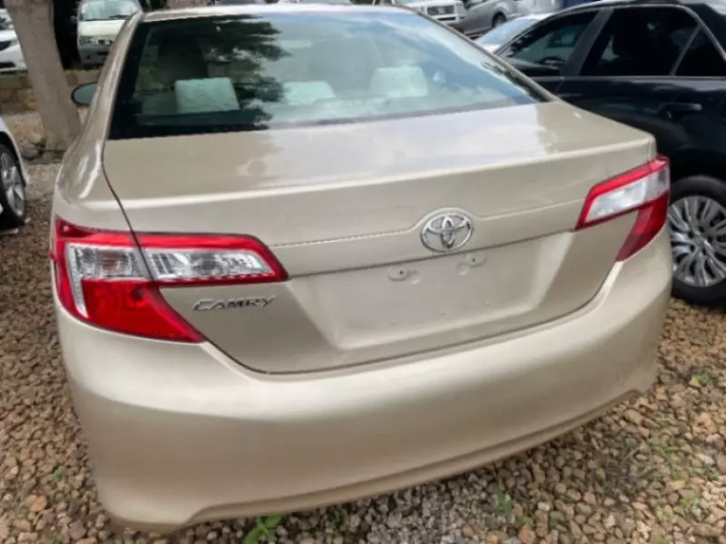 TOYOTA Camry   - 2012