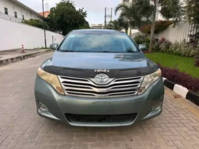 TOYOTA Venza   - 2010