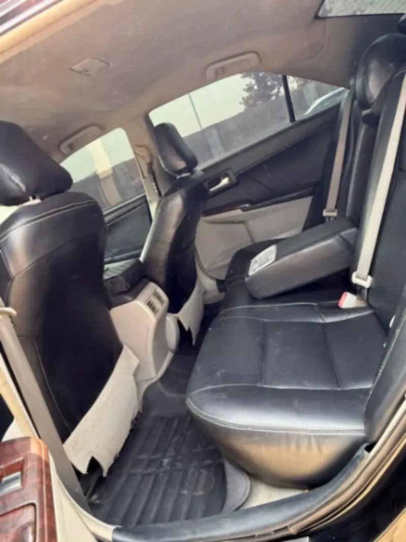 Toyota Camry   - 2012