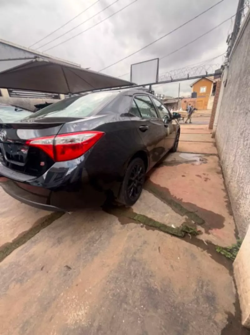 TOYOTA Corolla   - 2016