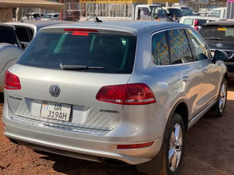 Volkswagen Touareg   - 2011