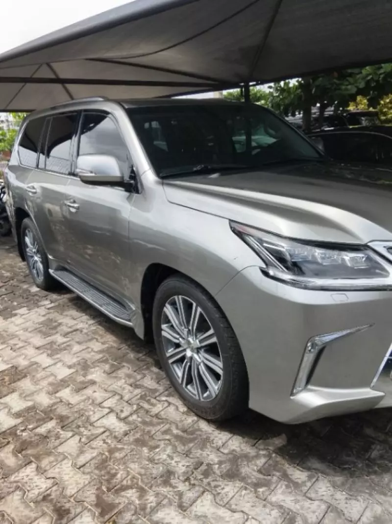 Lexus LX   - 2017