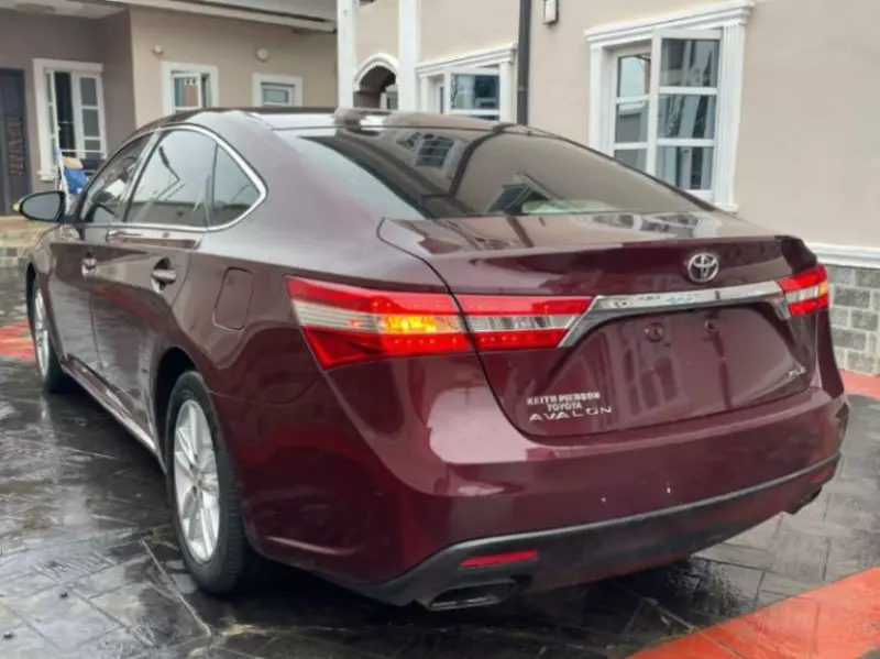 Toyota Avalon   - 2015