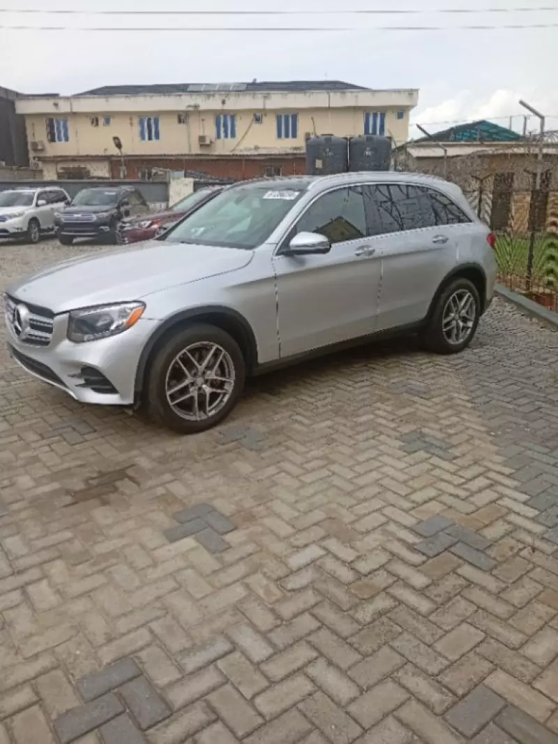 Mercedes-Benz GLC 300   - 2016