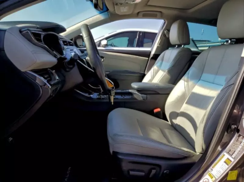 Toyota Avalon   - 2014