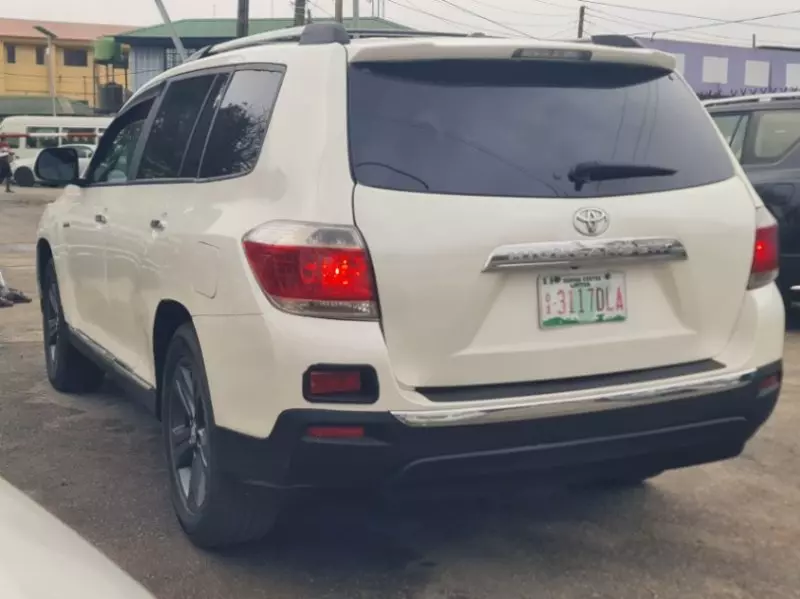 TOYOTA Highlander   - 2011