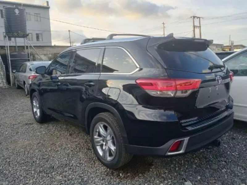 Toyota Highlander   - 2019