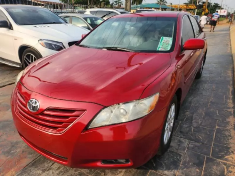 Toyota Camry   - 2009