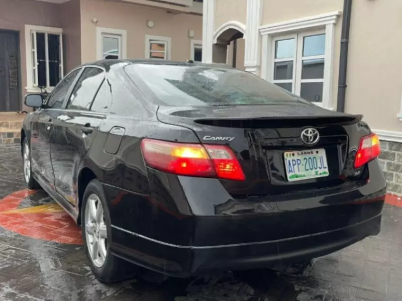 Toyota Camry   - 2007