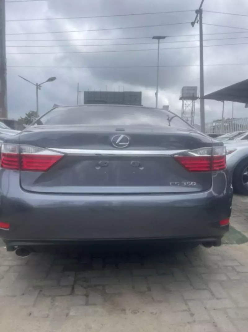 Lexus ES   - 2014