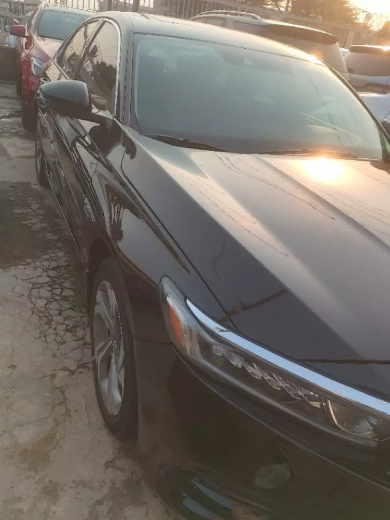 Honda Accord   - 2018