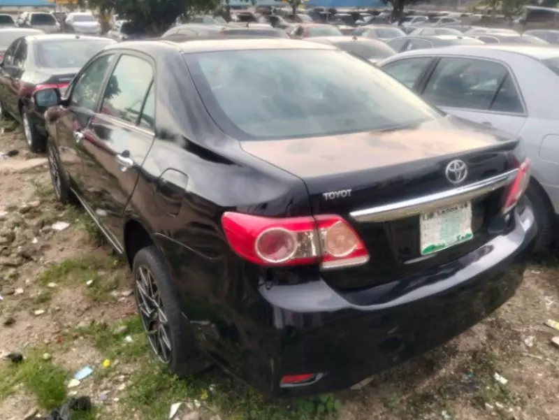 TOYOTA Corolla - 2010