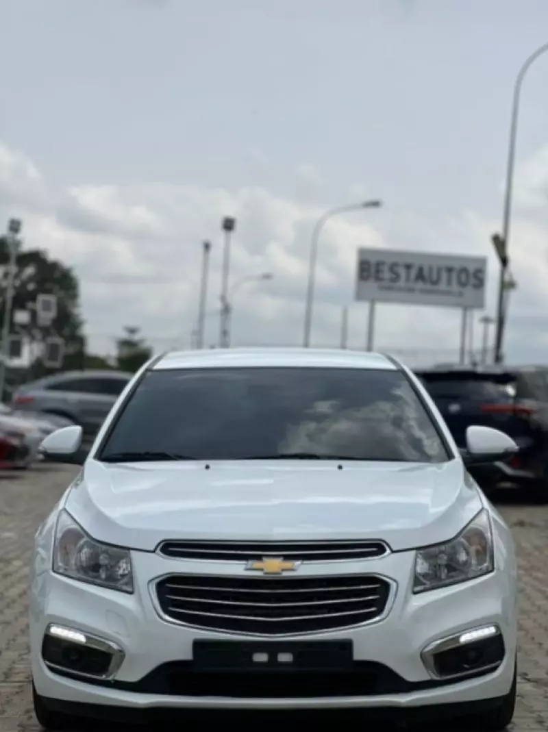 Chevrolet Cruze   - 2015