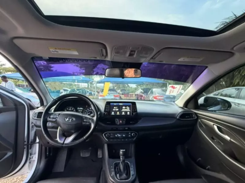 Hyundai Elantra   - 2019