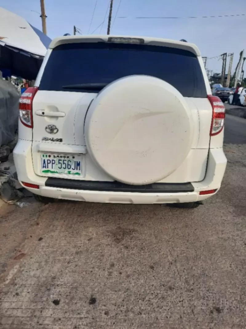 Toyota RAV4   - 2012