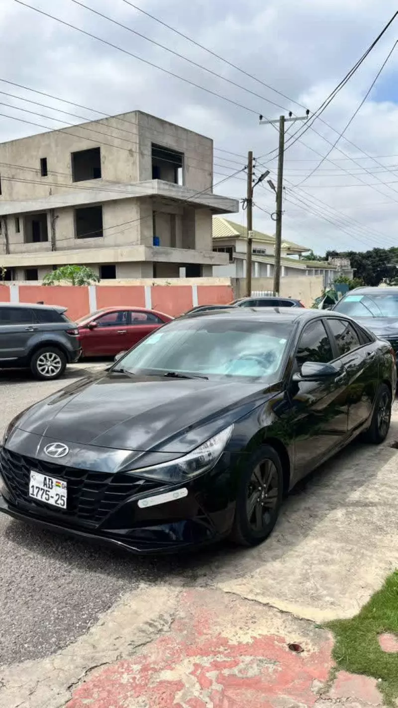 Hyundai Elantra - 2021