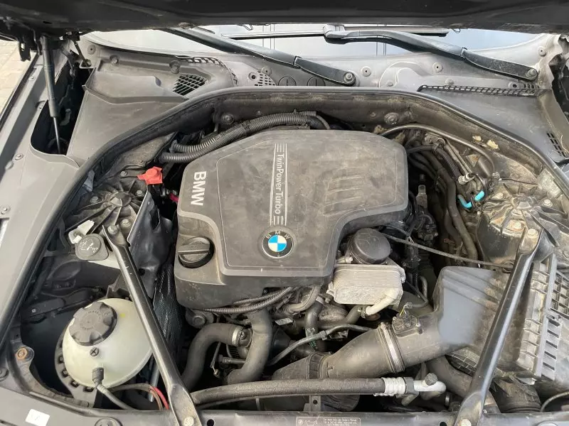 BMW 528xi   - 2012