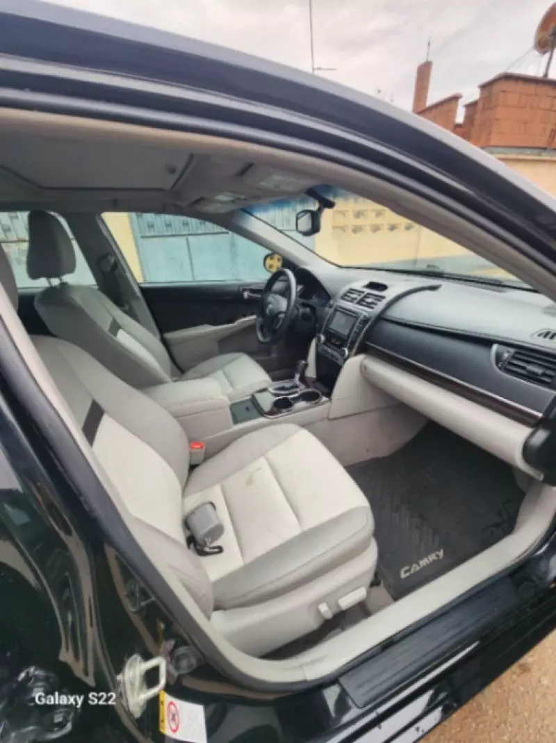 Toyota Camry   - 2014