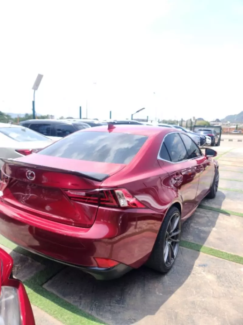 Lexus IS   - 2014