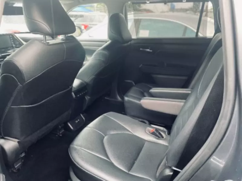 Toyota Highlander   - 2020