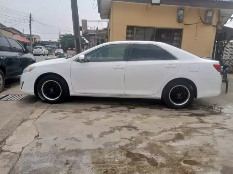 Toyota Camry   - 2012
