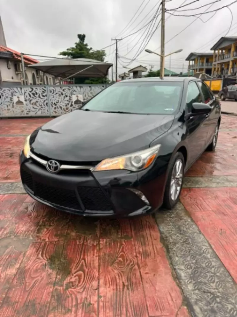 TOYOTA Camry - 2016