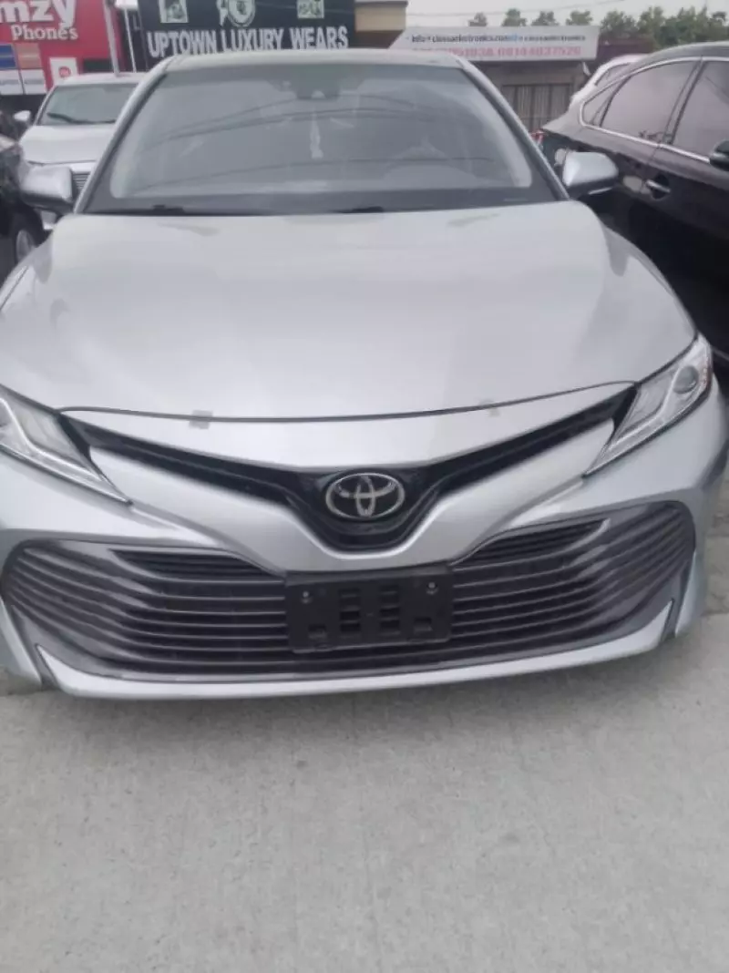 Toyota Camry   - 2018