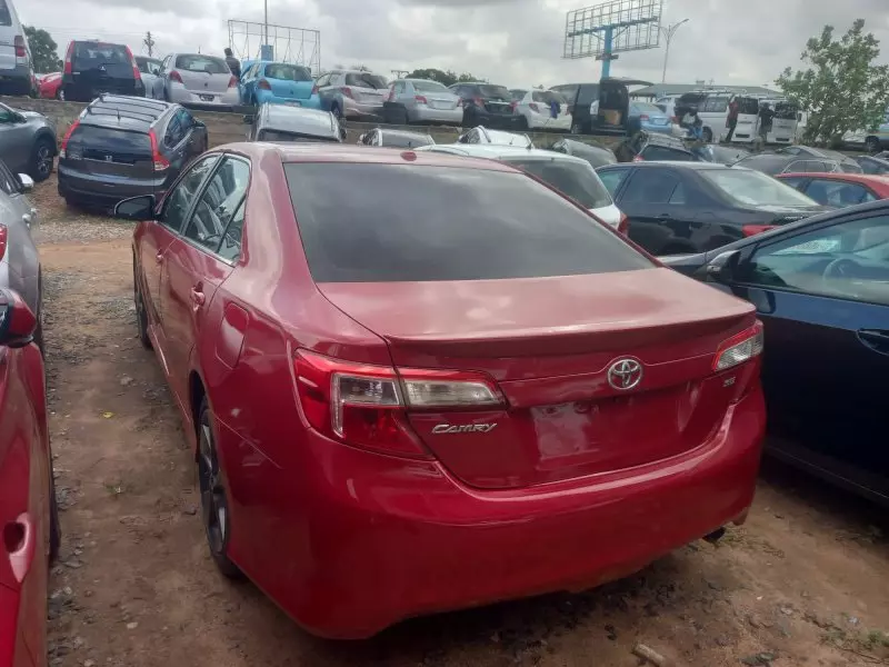 Toyota Camry   - 2013