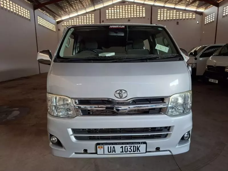 Toyota Hiace   - 2012