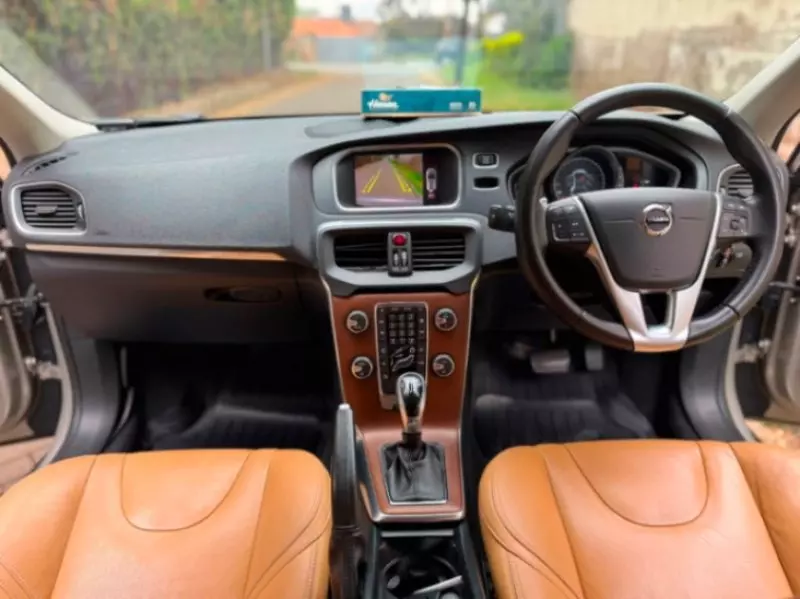 Volvo V40 Cross Country   - 2017