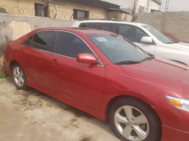 Toyota Camry - 2011