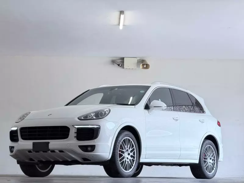 PORSCHE Cayenne - 2016