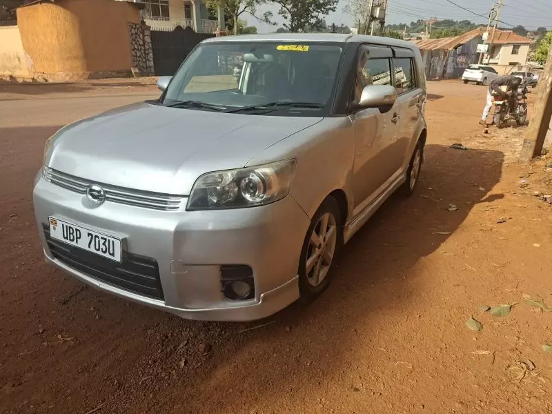 TOYOTA Rumion   - 2012