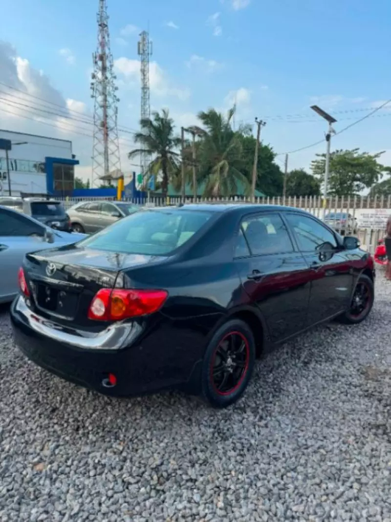 TOYOTA Corolla   - 2010