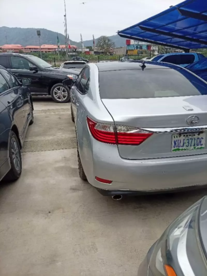 Lexus ES - 2013